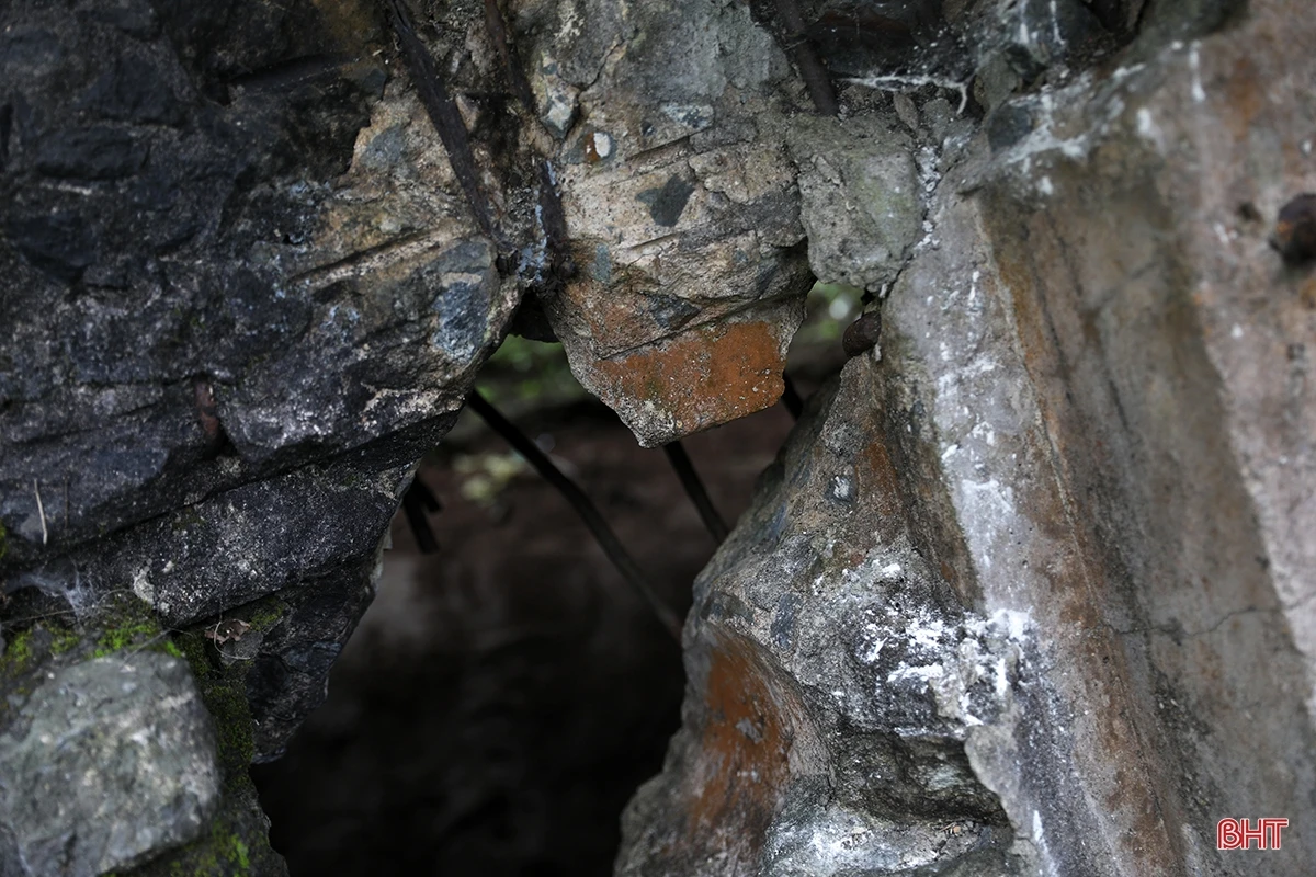 Thăm chiến tích “Hầm Nghiêng” trên đỉnh Hoành Sơn