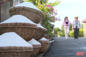 Đổi thay làng muối Châu Hạ