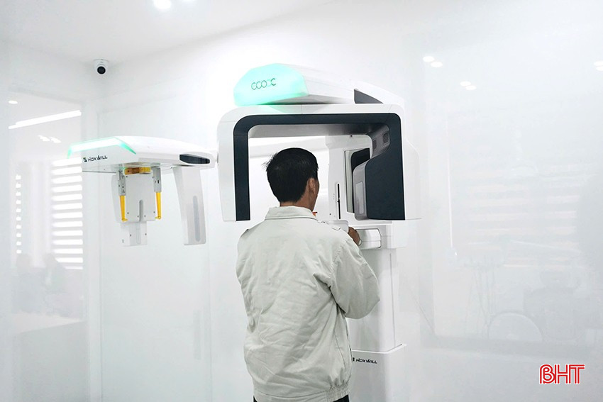 Khách hàng được khám sức khoẻ răng miệng toàn diện hoàn toàn miễn phí bởi hệ thống máy móc, trang thiết bị tối tân của Nha khoa Mai Hùng Group. bqbht_br_nha-khoa-mai-hung-3.jpg