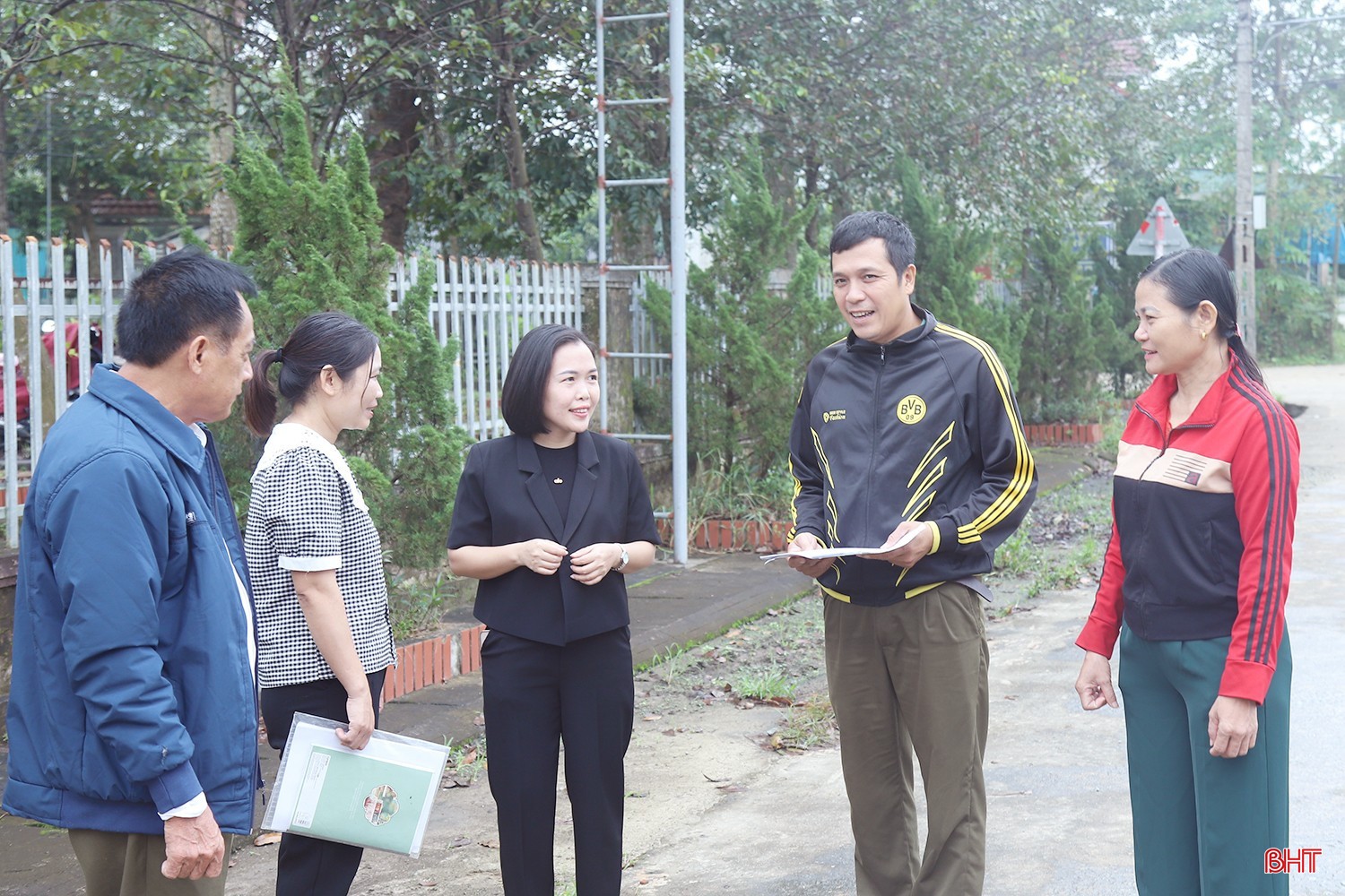 Ủy ban MTTQ Việt Nam xã Tứ Mỹ tích cực tuyên truyền về công tác chuẩn bị bầu cử tại các thôn.