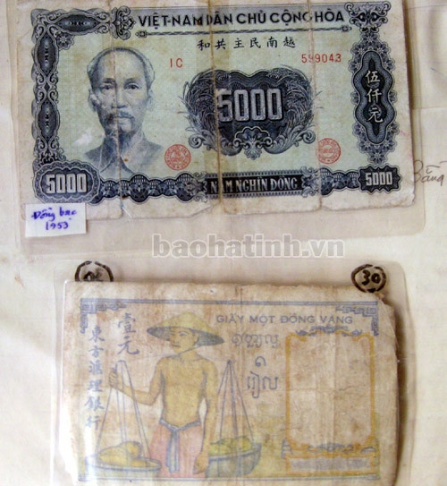 Bộ sưu tập đồ cổ của ông Khánh có từ 30 - 50 năm, một số hiện vật có tuổi thọ trên 200 năm