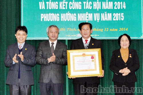 Hội Nạn nhân CĐDC/Dioxin Hà Tĩnh đón Huân chương Lao động hạng Ba ảnh 1