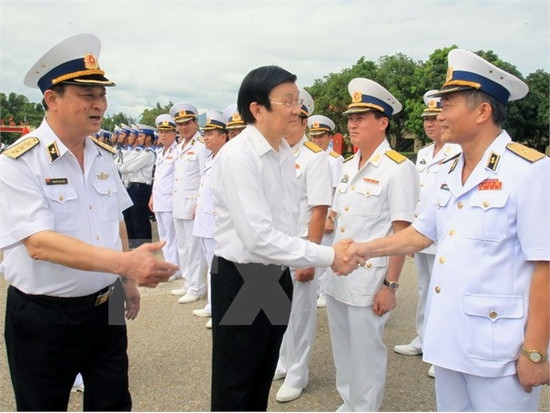 Chủ tịch nước Trương Tấn Sang thăm các đơn vị Hải quân ảnh 1