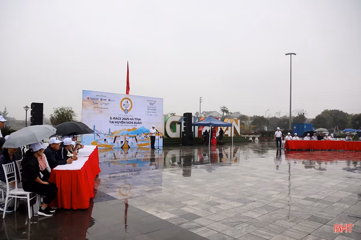 Tại huyện Nghi Xuân, sự kiện được tổ chức ở Quảng trường Nguyễn Du.