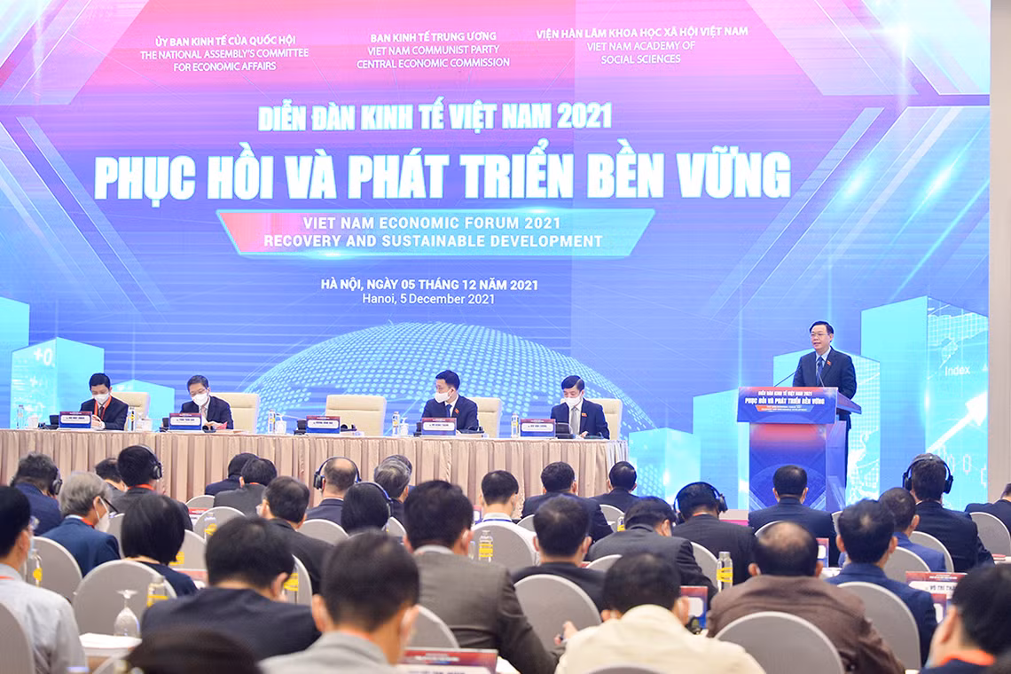 Diễn đàn kinh tế Việt Nam 2021: Phục hồi và phát triển bền vững