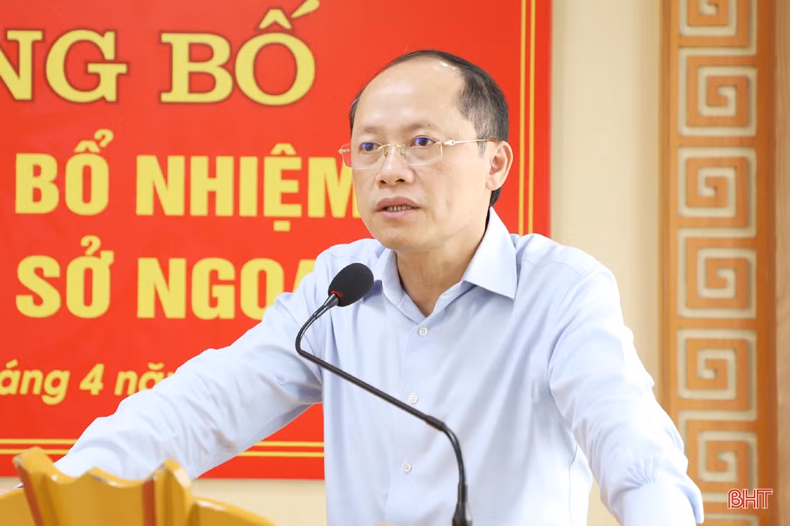 Công bố quyết định bổ nhiệm Phó Giám đốc Sở Ngoại vụ Hà Tĩnh