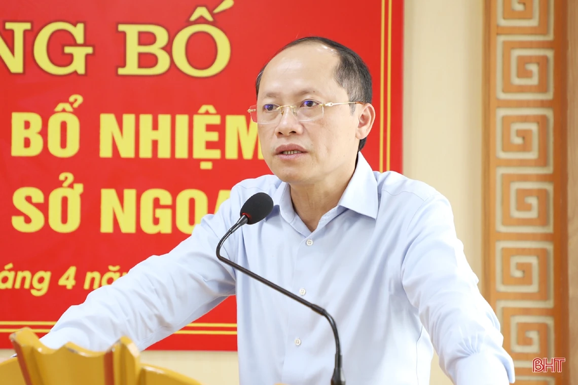 Công bố quyết định bổ nhiệm Phó Giám đốc Sở Ngoại vụ Hà Tĩnh