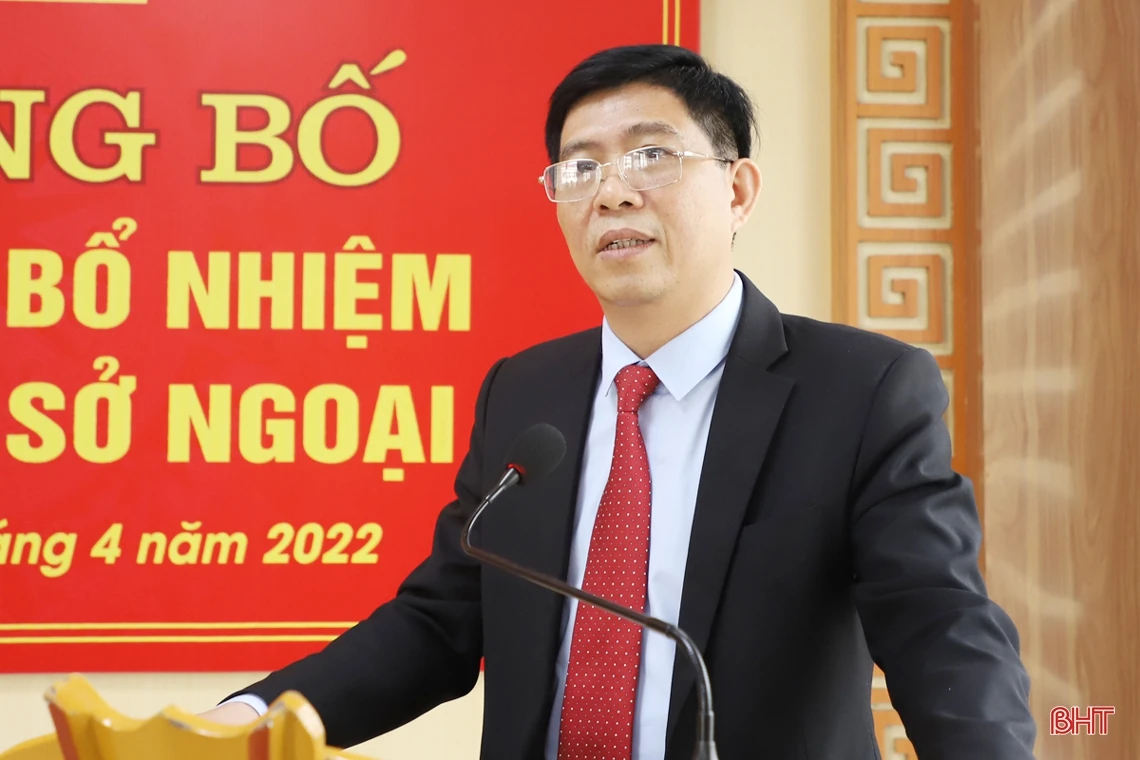 Công bố quyết định bổ nhiệm Phó Giám đốc Sở Ngoại vụ Hà Tĩnh