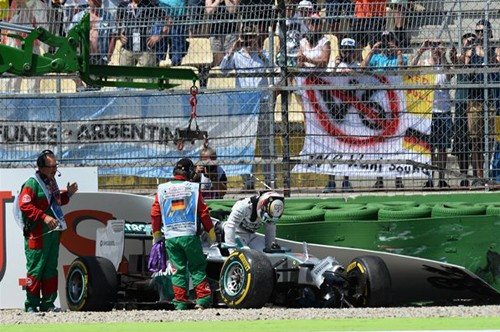 Hamilton sớm phải rời cuộc chơi ngay tại Q1. Ảnh: Formula 1