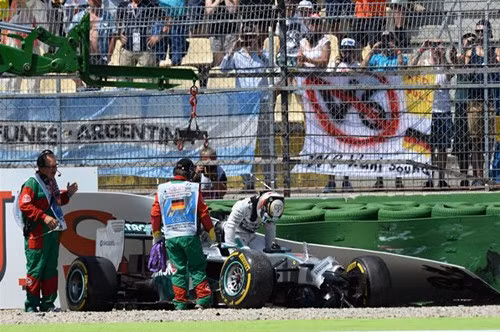 Hamilton sớm phải rời cuộc chơi ngay tại Q1. Ảnh: Formula 1