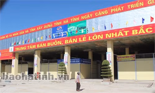 Trung tâm Thương mại chợ Hội (Cẩm Xuyên) do Công ty CP Đầu tư phát triển Công thương Miền Trung đầu tư và kinh doanh