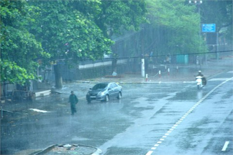 Lượng mưa tăng dần ở thành phố Hạ Long-Quảng Ninh (ảnh: báo Quangninh.com.vn)