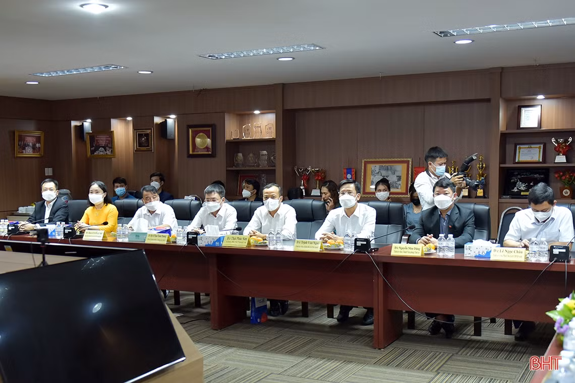 Lãnh đạo Hà Tĩnh chúc tết cổ truyền Bunpimay Nhân dân thủ đô Viêng Chăn