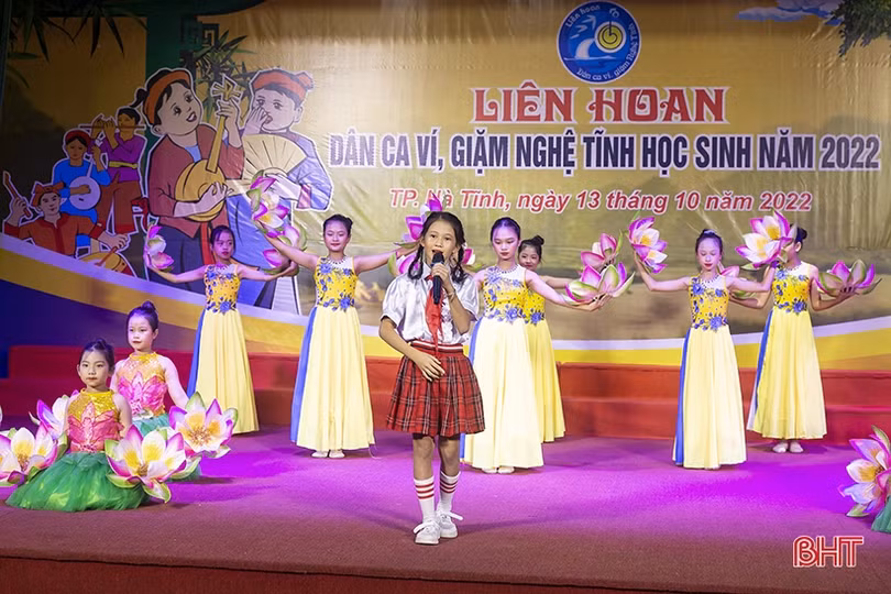 Sôi nổi Liên hoan Dân ca ví, giặm học sinh TP Hà Tĩnh