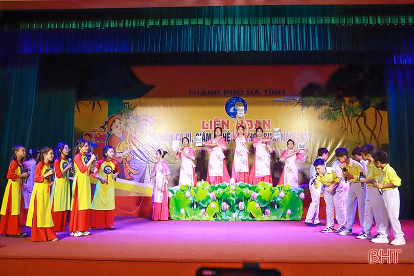 Sôi nổi Liên hoan Dân ca ví, giặm học sinh TP Hà Tĩnh