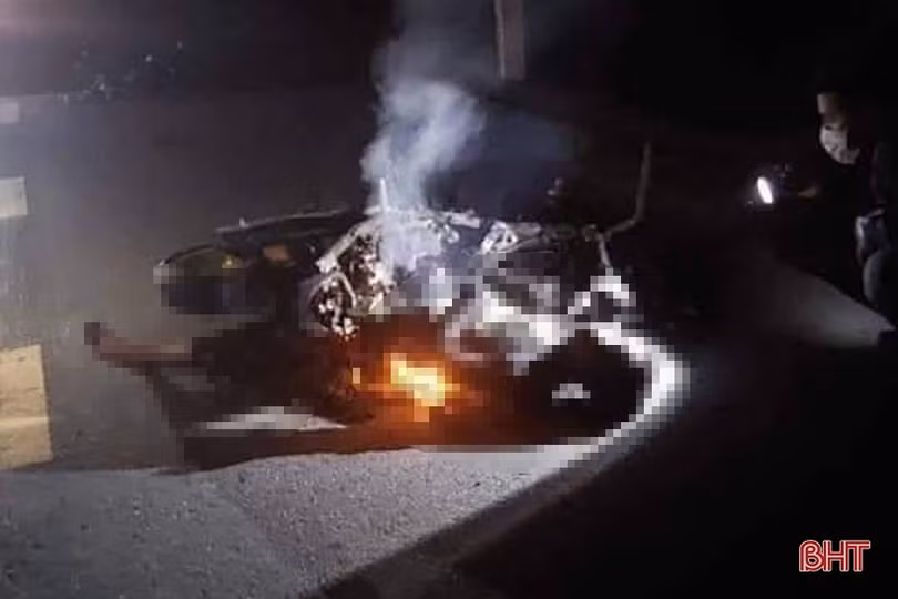 Hương Khê: Phát hiện một người bị chết cháy trên đường