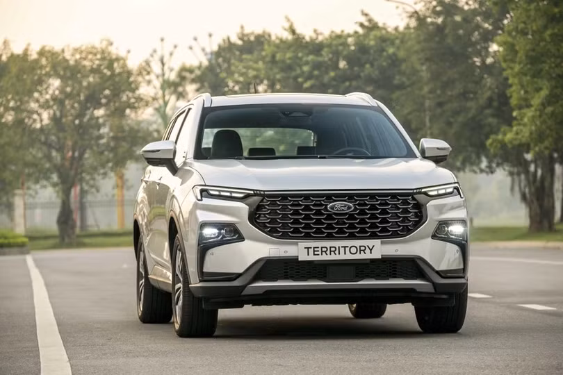 Các hãng đua nhau ra mắt xe mới trong tháng 10