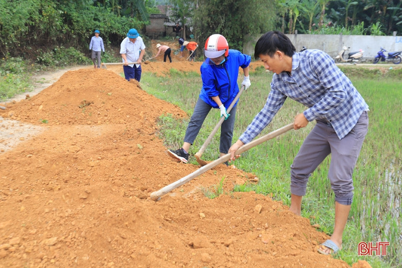 Huy động hơn 1.000 người giúp xã Sơn Giang xây dựng NTM nâng cao