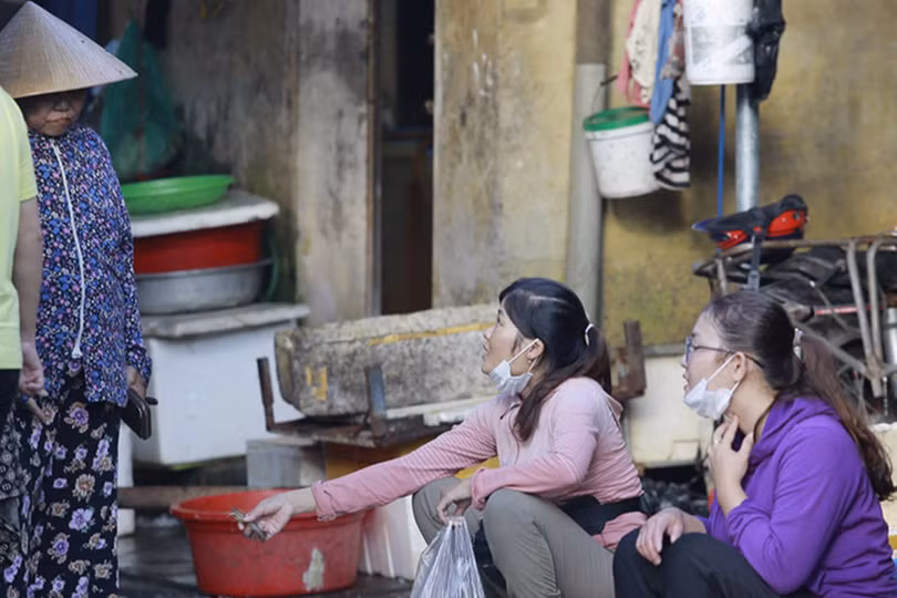 Xây dựng thói quen đeo khẩu trang nơi công cộng ở Hà Tĩnh