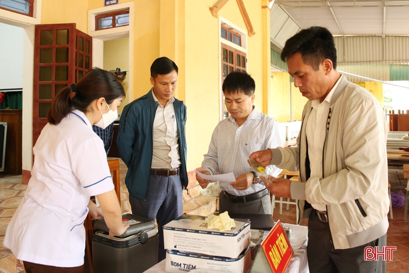 Tiêm bổ sung vắc-xin uốn ván - bạch hầu giảm liều cho trẻ em Hà Tĩnh