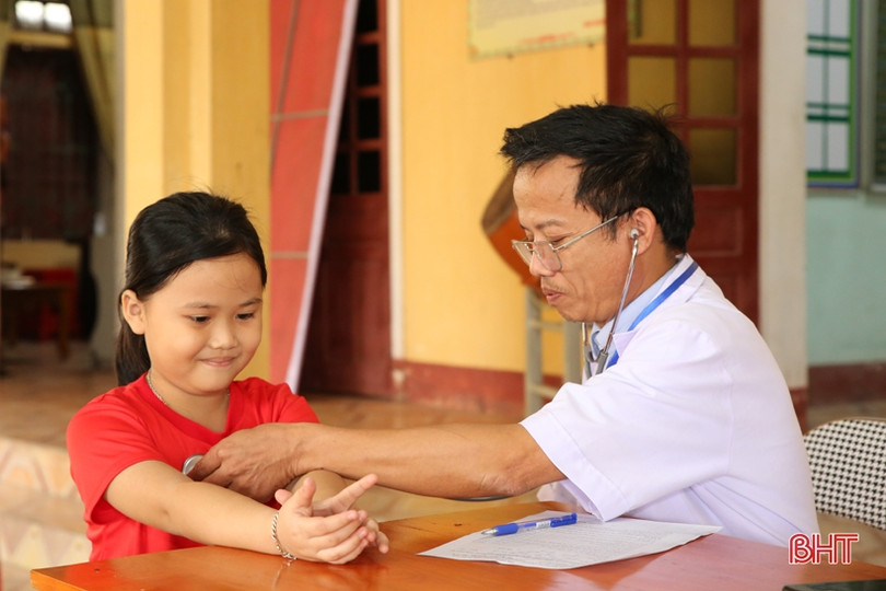 Tiêm bổ sung vắc-xin uốn ván - bạch hầu giảm liều cho trẻ em Hà Tĩnh