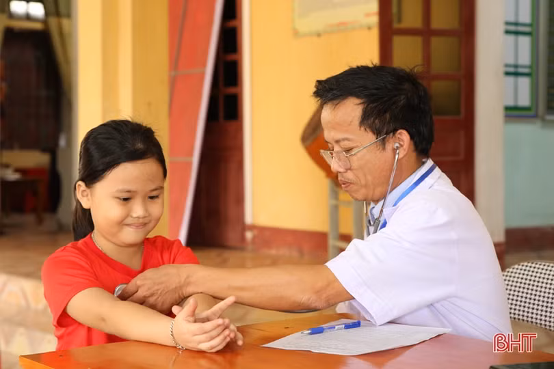 Tiêm bổ sung vắc-xin uốn ván - bạch hầu giảm liều cho trẻ em Hà Tĩnh