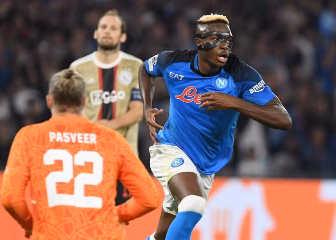 5 đội đầu tiên vào vòng 1/8 Champions League