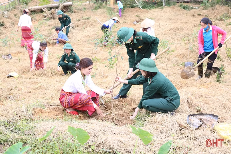 Giúp phụ nữ dân tộc Chứt ở Rào Tre đẩy lùi hôn nhân cận huyết thống