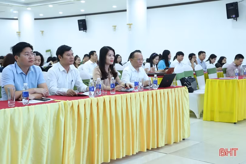 Trang bị kiến thức về bình đẳng giới cho 150 cán bộ phụ trách công tác phụ nữ Hà Tĩnh