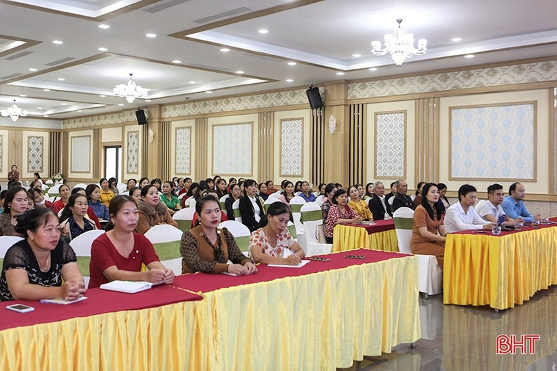 Nâng cao kiến thức xây dựng CLB “Gia đình 5 có - NTM kiểu mẫu” cho cán bộ phụ nữ ở Hà Tĩnh