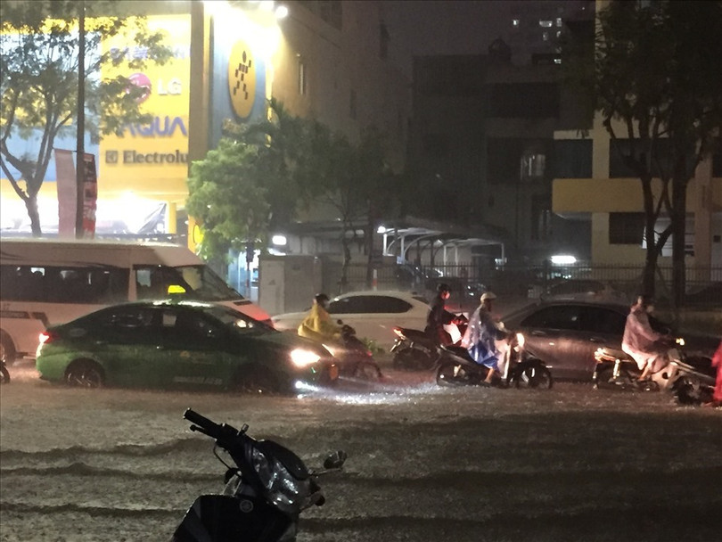 Hàng loạt tỉnh thành cho học sinh nghỉ học tránh bão số 5