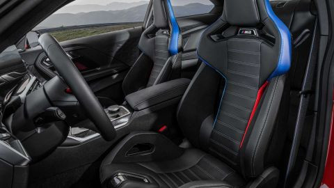 BMW M2 2023 ra mắt với diện mạo mới, mạnh 453 mã lực, giá từ 63.194 USD