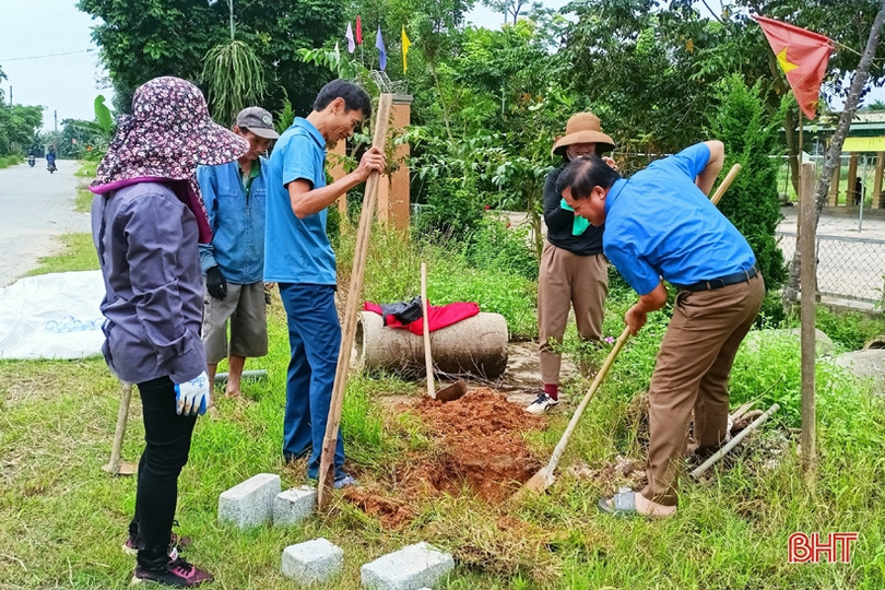 Huy động hơn 1.000 người giúp xã Sơn Giang xây dựng NTM nâng cao