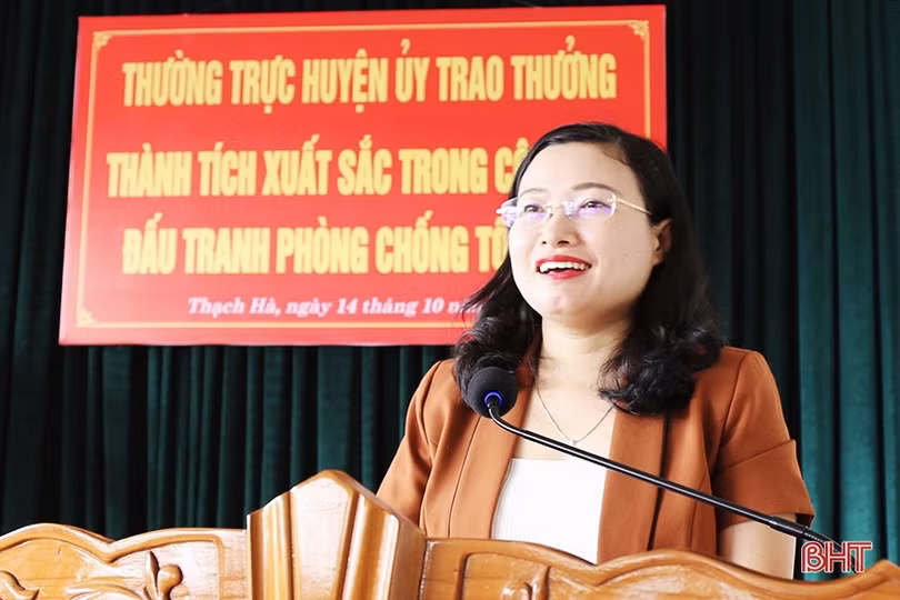 Thạch Hà khen thưởng 10 cá nhân có thành tích xuất sắc trong triệt phá đường dây lô đề