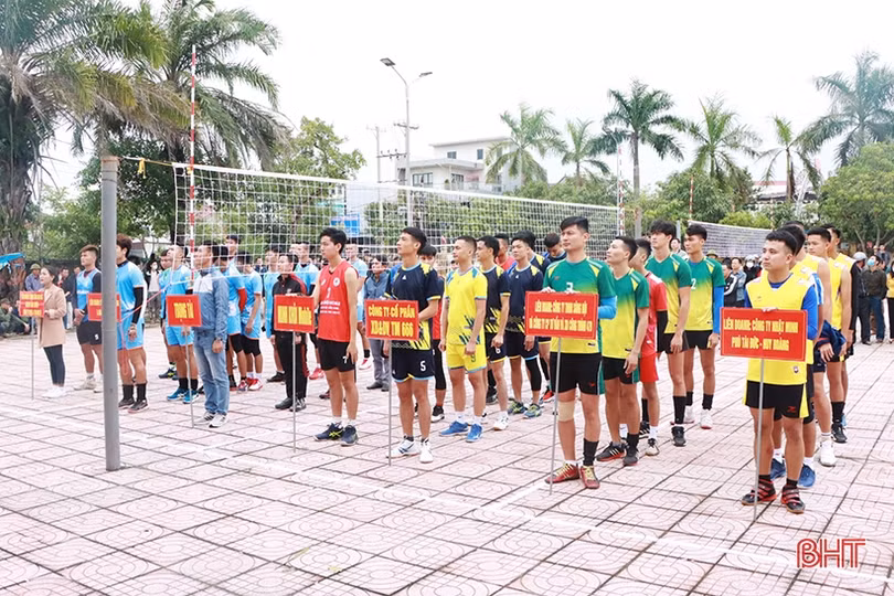 Sôi nổi Giải Bóng chuyền nam doanh nghiệp - doanh nhân huyện Cẩm Xuyên