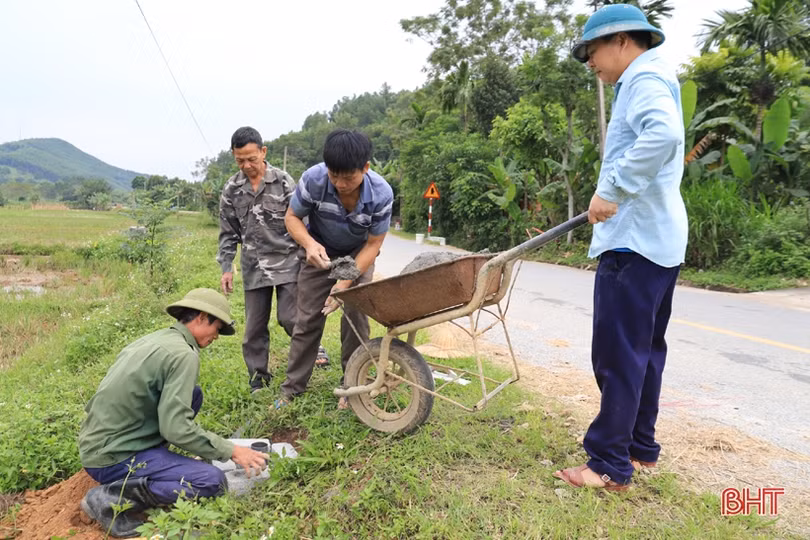 Huy động hơn 1.000 người giúp xã Sơn Giang xây dựng NTM nâng cao