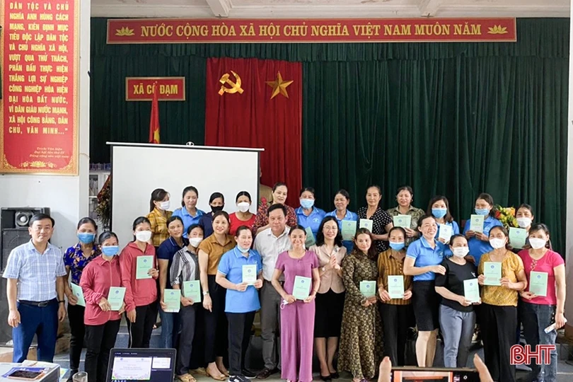 Mở rộng hệ thống tổ chức dịch vụ thu, sớm hoàn thành mục tiêu bao phủ BHXH, BHYT