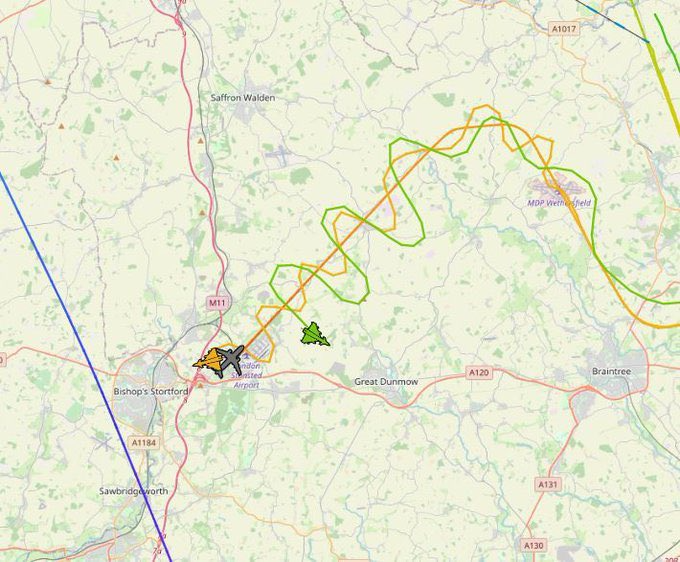 Tiêm kích Anh hộ tống máy bay bị dọa đánh bom