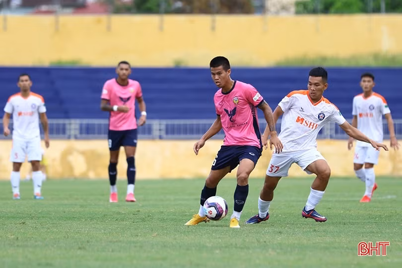 Hồng Lĩnh Hà Tĩnh quyết tâm giành chiến thắng trong “trận cầu 6 điểm” với SHB Đà Nẵng