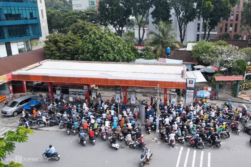 Điều gì đang xảy ra với thị trường xăng dầu?