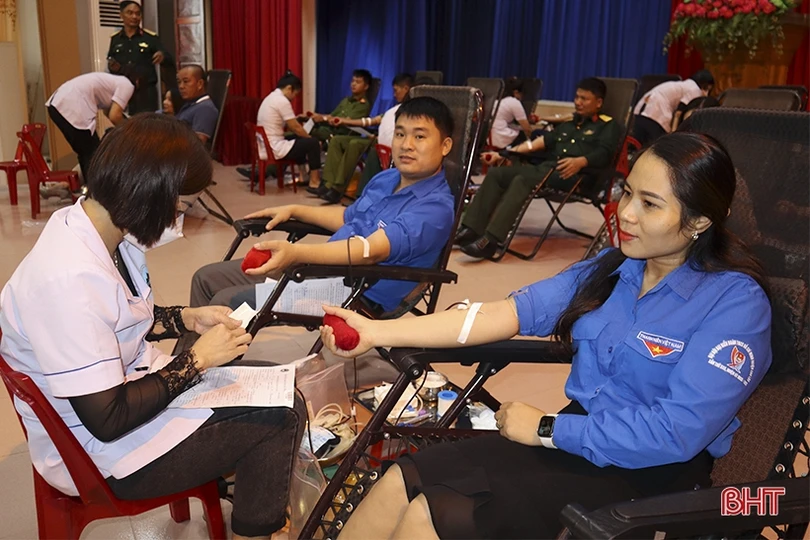 Thanh niên Hà Tĩnh sôi nổi chào mừng Ngày truyền thống Hội LHTN Việt Nam