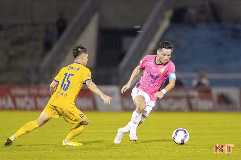 Tia hy vọng của Hồng Lĩnh Hà Tĩnh trong cuộc đua trụ hạng V.League