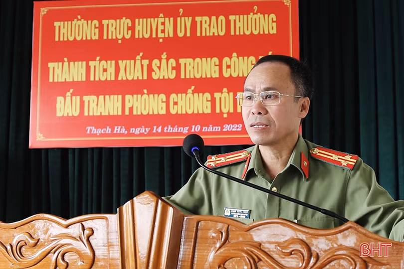 Thạch Hà khen thưởng 10 cá nhân có thành tích xuất sắc trong triệt phá đường dây lô đề