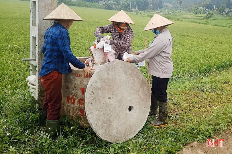 Hãy bỏ bao bì thuốc bảo vệ thực vật sau khi sử dụng vào bể như ở Hương Sơn