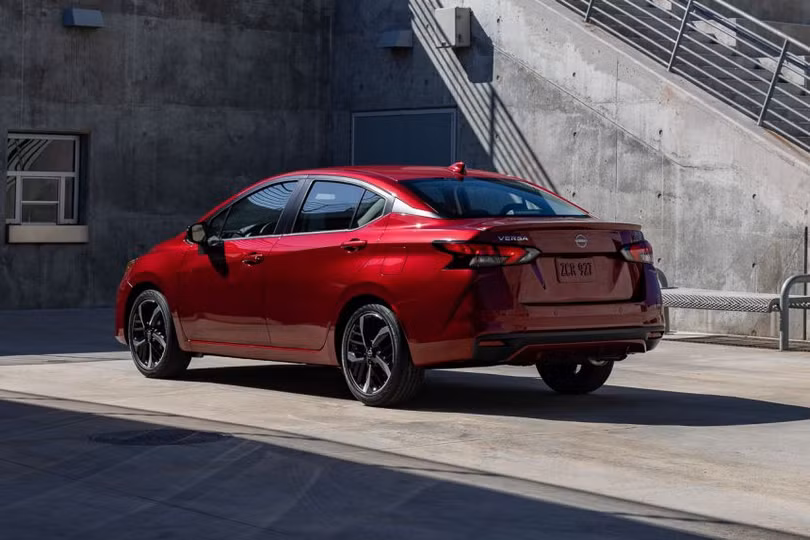 Nissan Almera 2023 ra mắt với diện mạo mới và màn hình giải trí 8 inch