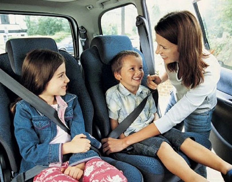 Những điều cần lưu ý khi cho trẻ em đi trên ô tô?