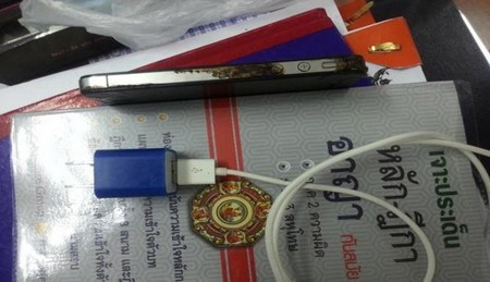 Những vụ cháy nổ thiết bị di động gây xôn xao trong năm 2013 ảnh 2 Những vụ cháy nổ thiết bị di động gây xôn xao trong năm 2013 ảnh 2