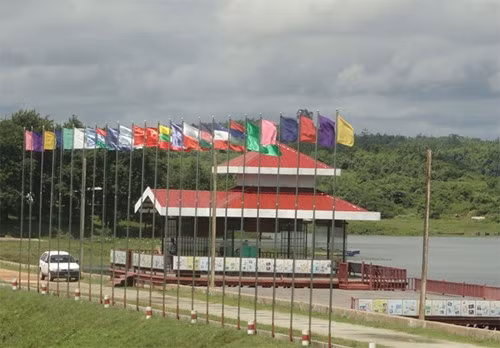 Quang cảnh hồ Ngalike Dam.
