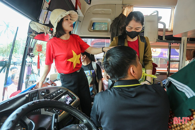 Các chuyến xe chở học sinh, sinh viên là xe giường nằm chất lượng cao. bqbht_br_t2.jpg