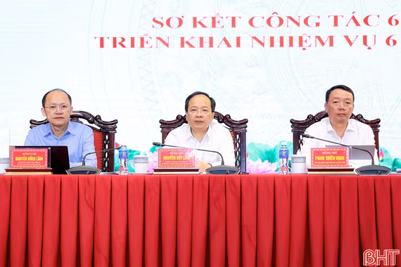 Ban Chấp hành Đảng bộ tỉnh Hà Tĩnh sơ kết nhiệm vụ 6 tháng đầu năm 2026